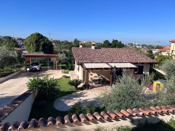 casa indipendente in vendita a Zagarolo in zona Valle Martella