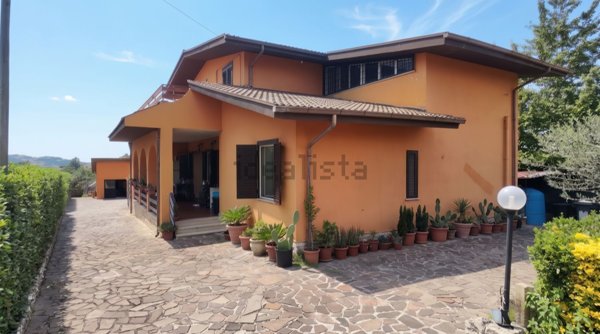 casa indipendente in vendita a Zagarolo