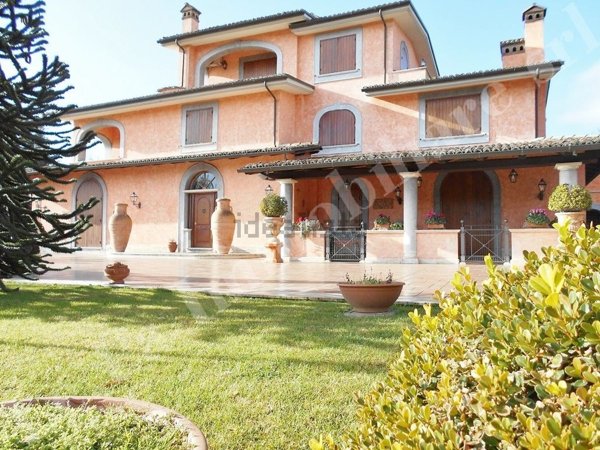 casa indipendente in vendita a Zagarolo