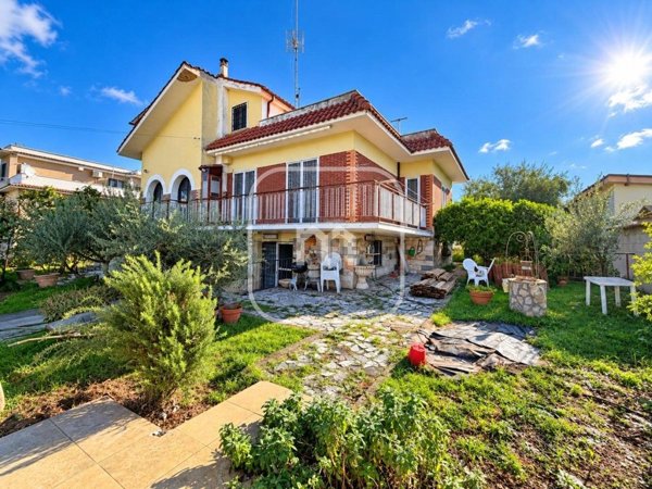 casa indipendente in vendita a Zagarolo in zona Valle Martella