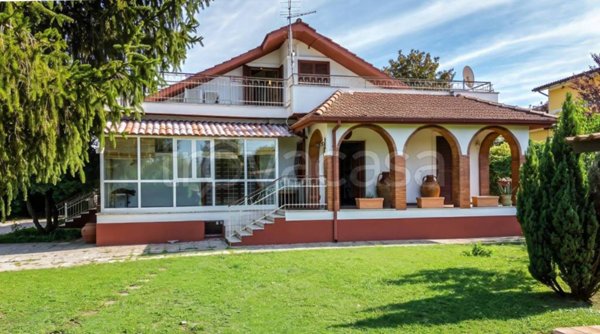 casa indipendente in vendita a Zagarolo