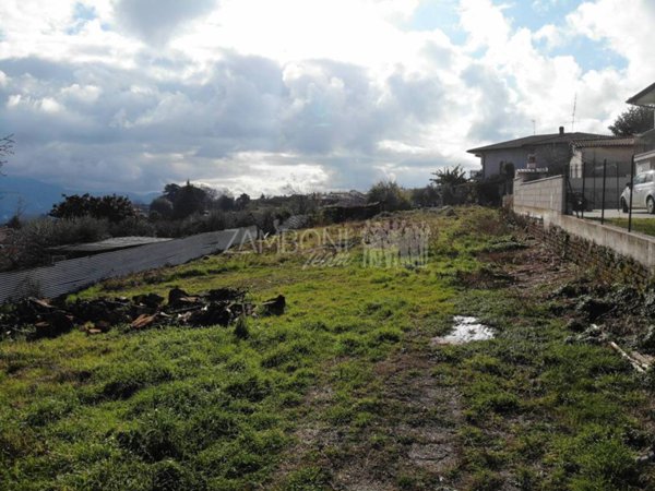 terreno edificabile in vendita a Lariano
