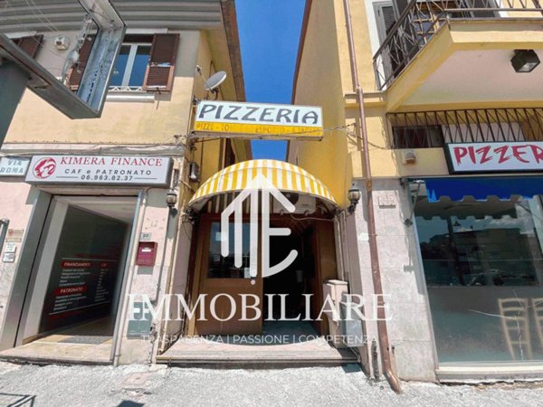 negozio in vendita a Lariano