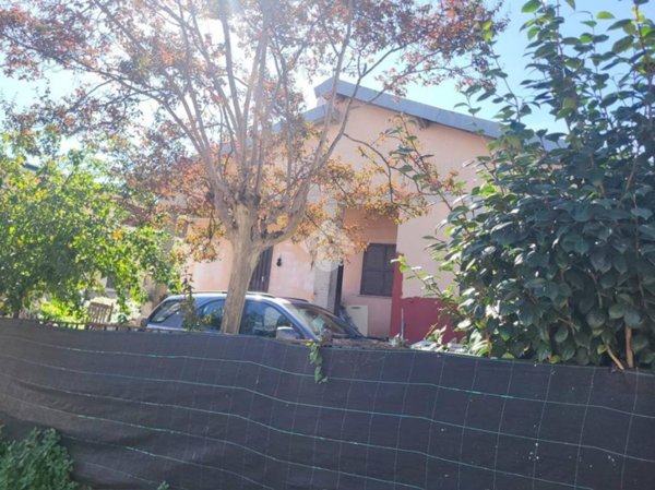 casa indipendente in vendita a Lariano