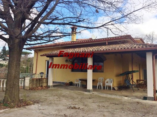 casa indipendente in vendita a Lariano