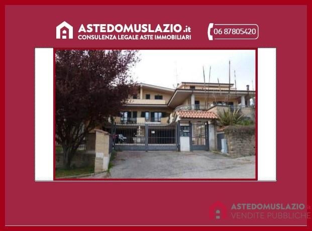 casa indipendente in vendita a Lariano