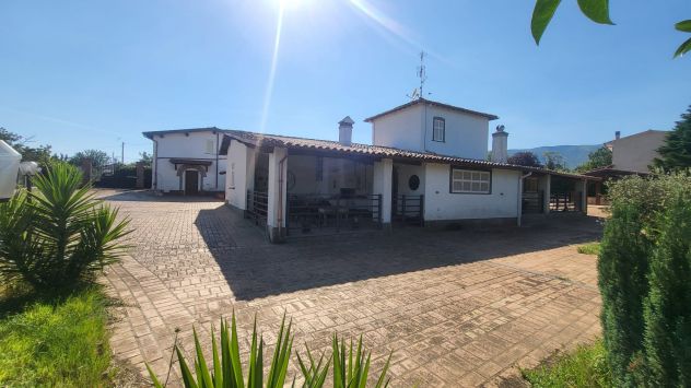 casa indipendente in vendita a Lariano