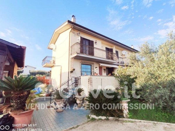 casa indipendente in vendita a Lariano