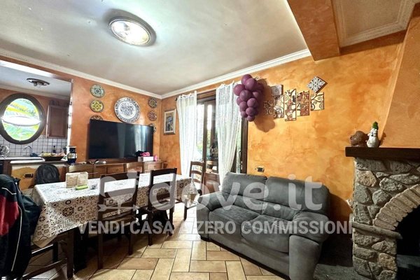 casa indipendente in vendita a Lariano