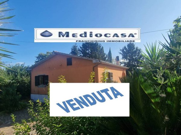 casa indipendente in vendita a Lariano