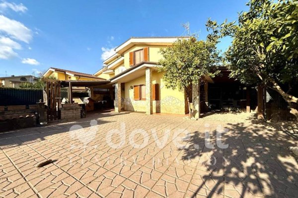casa indipendente in vendita a Lariano