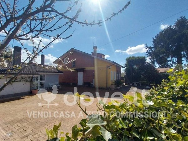 casa indipendente in vendita a Lariano