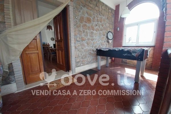 casa indipendente in vendita a Lariano