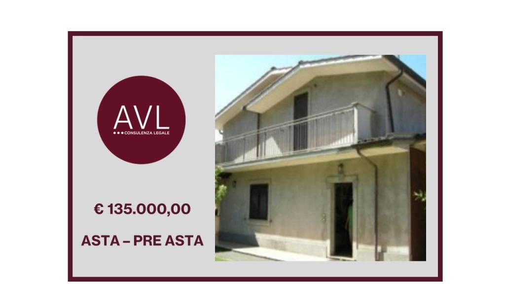casa indipendente in vendita a Lariano