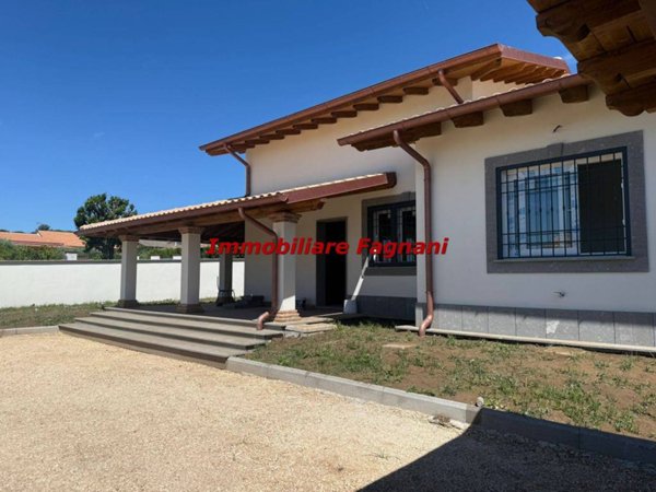 casa indipendente in vendita a Lariano