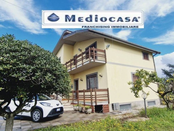 casa indipendente in vendita a Lariano