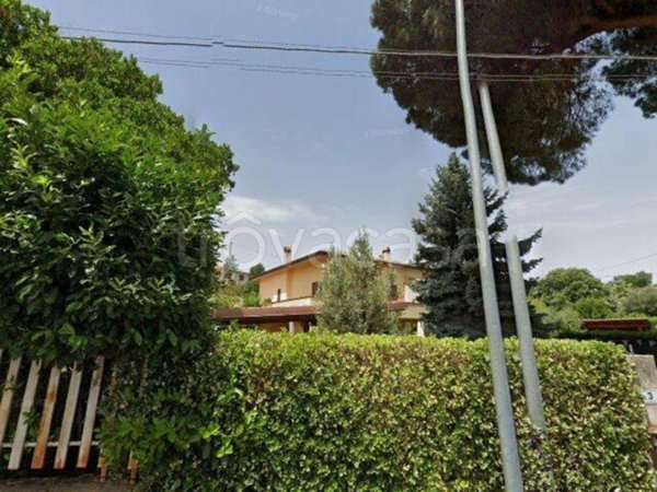 negozio in vendita a Lariano