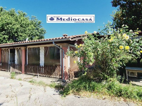 casa indipendente in vendita a Lariano