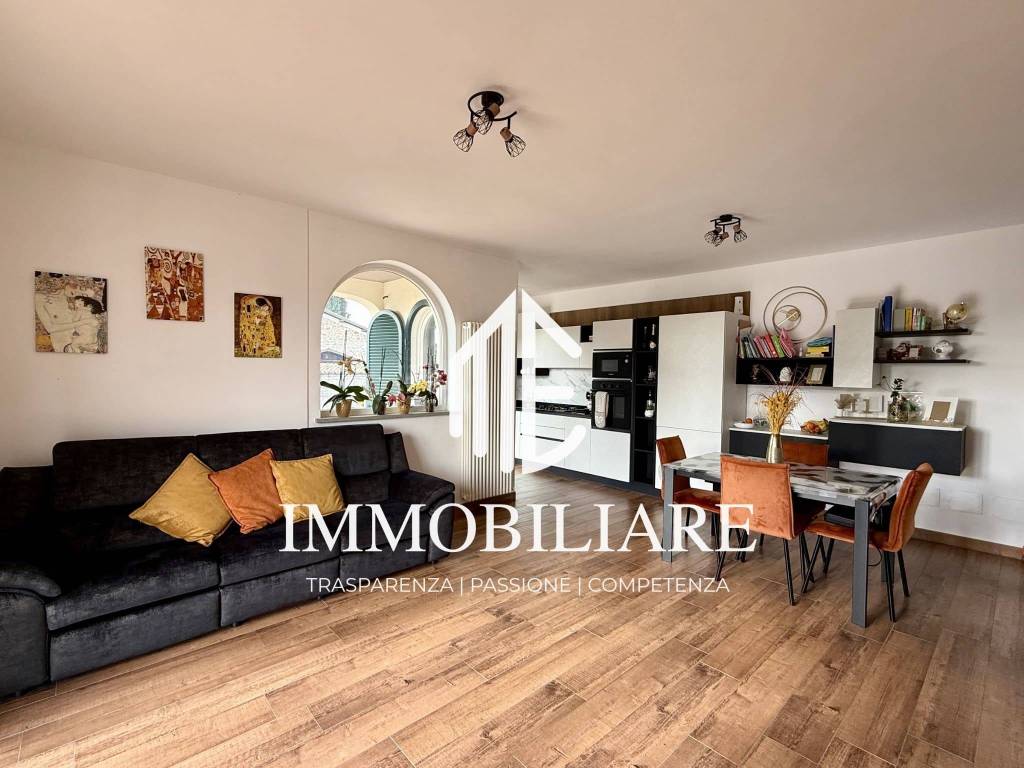 casa indipendente in vendita a Lariano