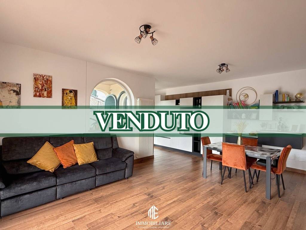 casa indipendente in vendita a Lariano