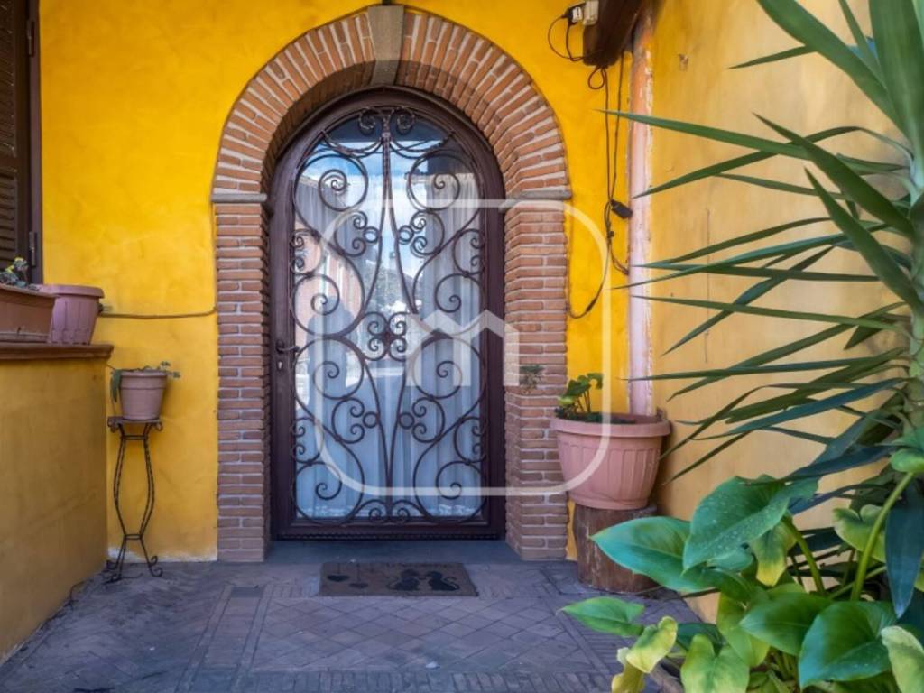 casa indipendente in vendita a Lariano