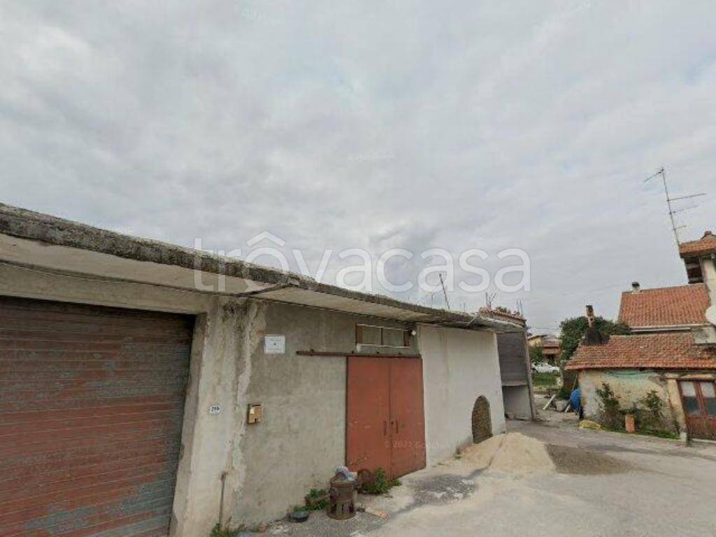 negozio in vendita a Lariano