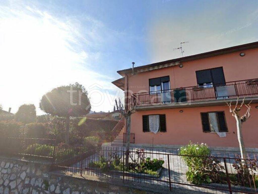 casa indipendente in vendita a Lariano