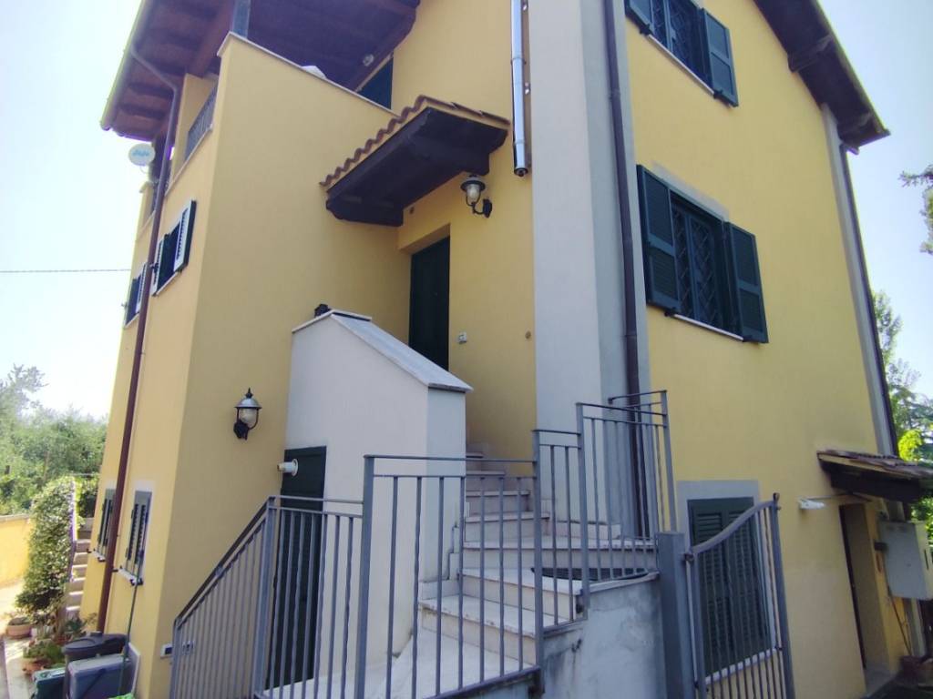 appartamento in vendita a Lariano