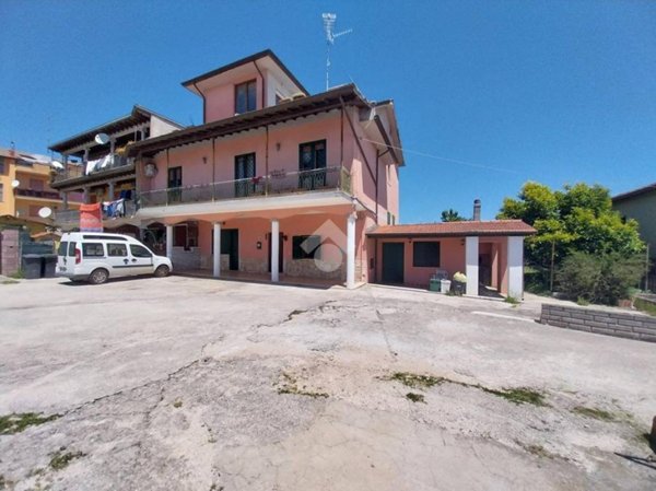 casa indipendente in vendita a Lariano