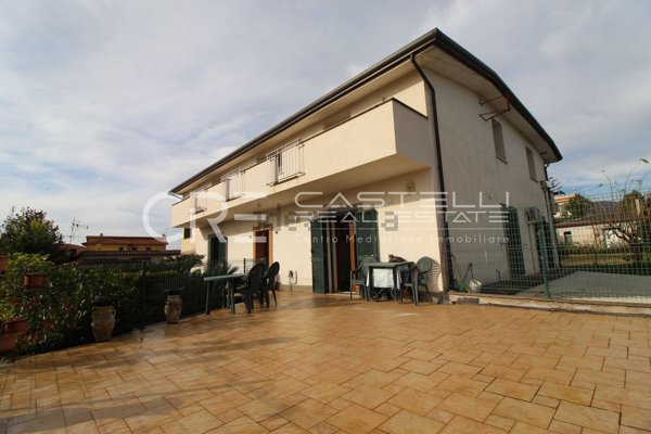 appartamento in vendita a Lariano