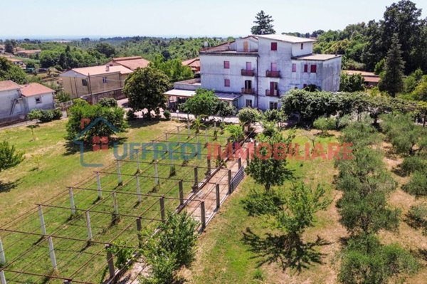negozio in vendita a Lariano