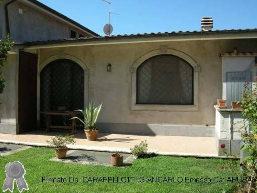 casa indipendente in vendita a Lariano