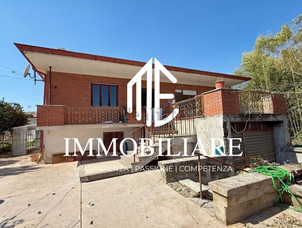 casa indipendente in vendita a Lariano