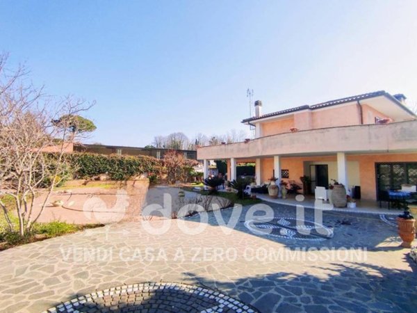 casa indipendente in vendita a Lariano