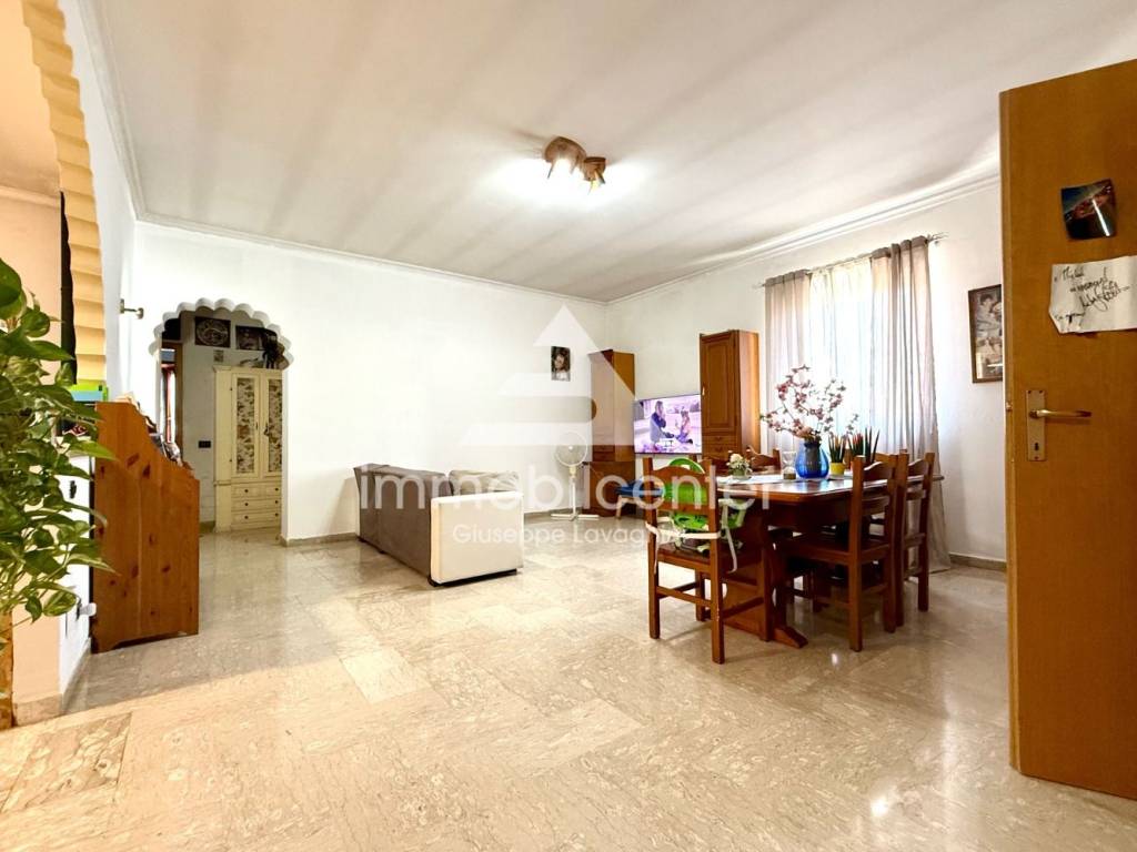 casa indipendente in vendita a Lariano