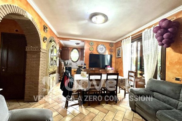 casa indipendente in vendita a Lariano