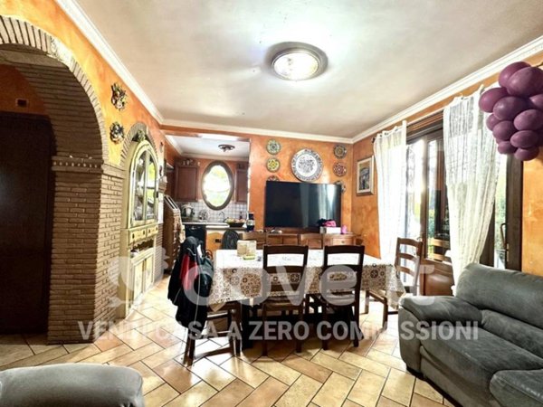 casa indipendente in vendita a Lariano