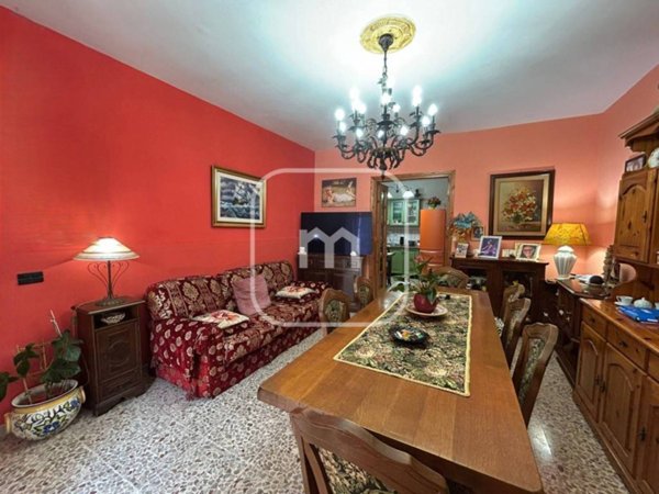 casa indipendente in vendita a Lariano