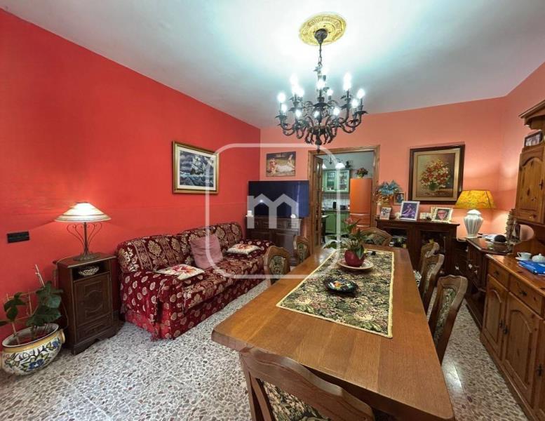 casa indipendente in vendita a Lariano