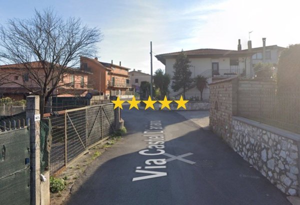 casa indipendente in vendita a Lariano