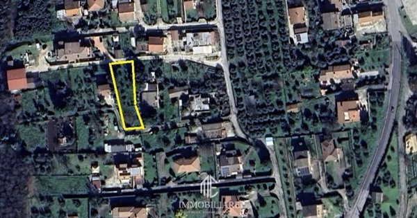 terreno edificabile in vendita a Lariano