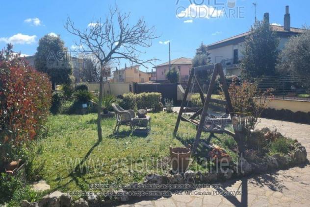 casa indipendente in vendita a Lariano
