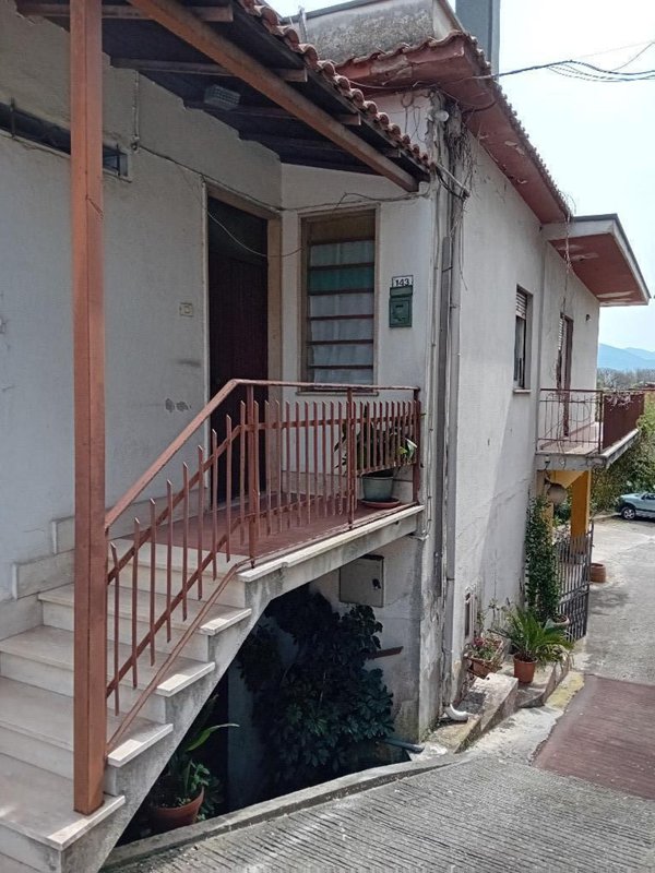 casa indipendente in vendita a Lariano