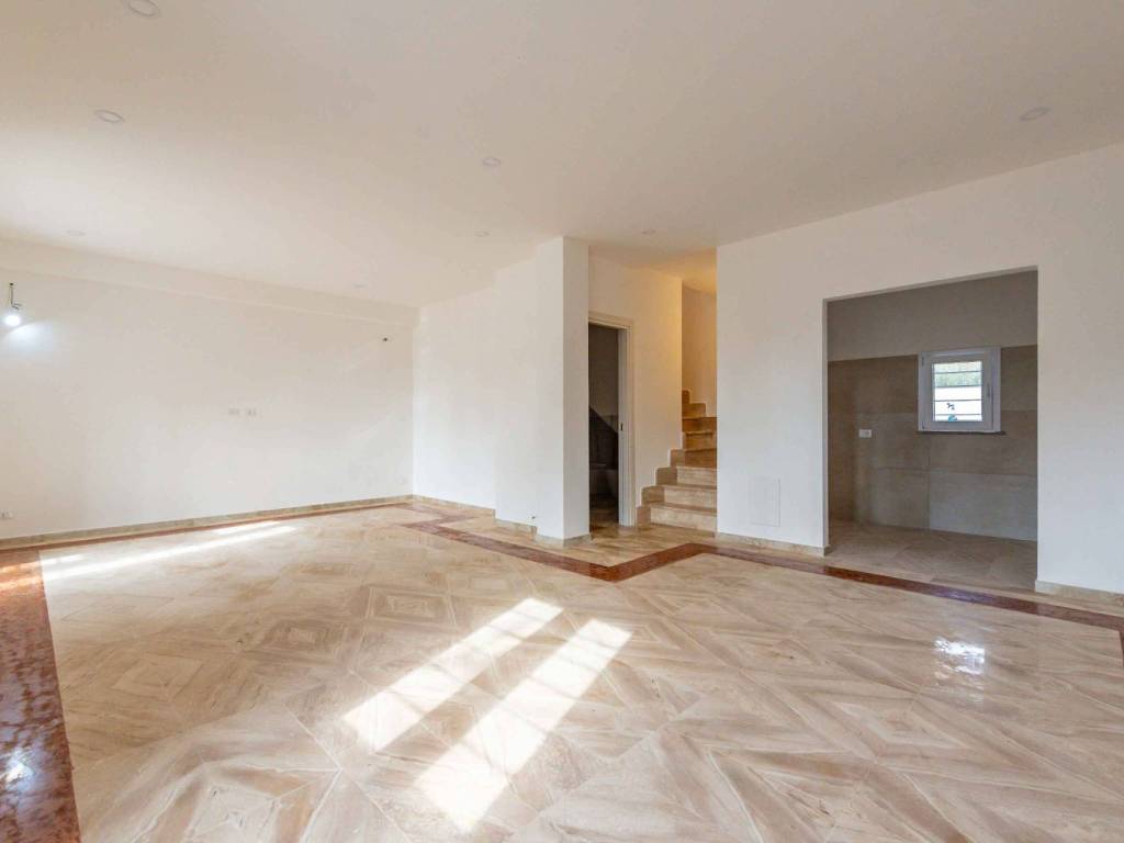 casa indipendente in vendita a Lariano