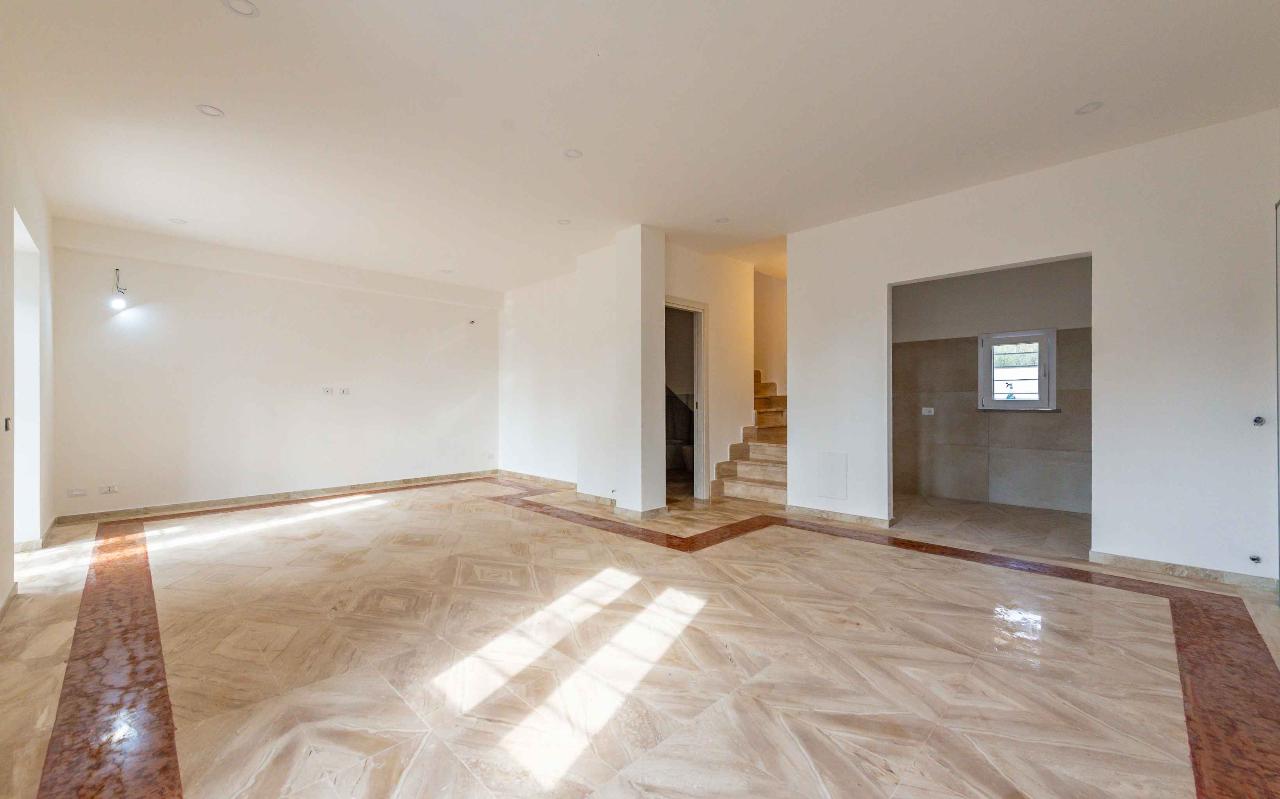 casa indipendente in vendita a Lariano
