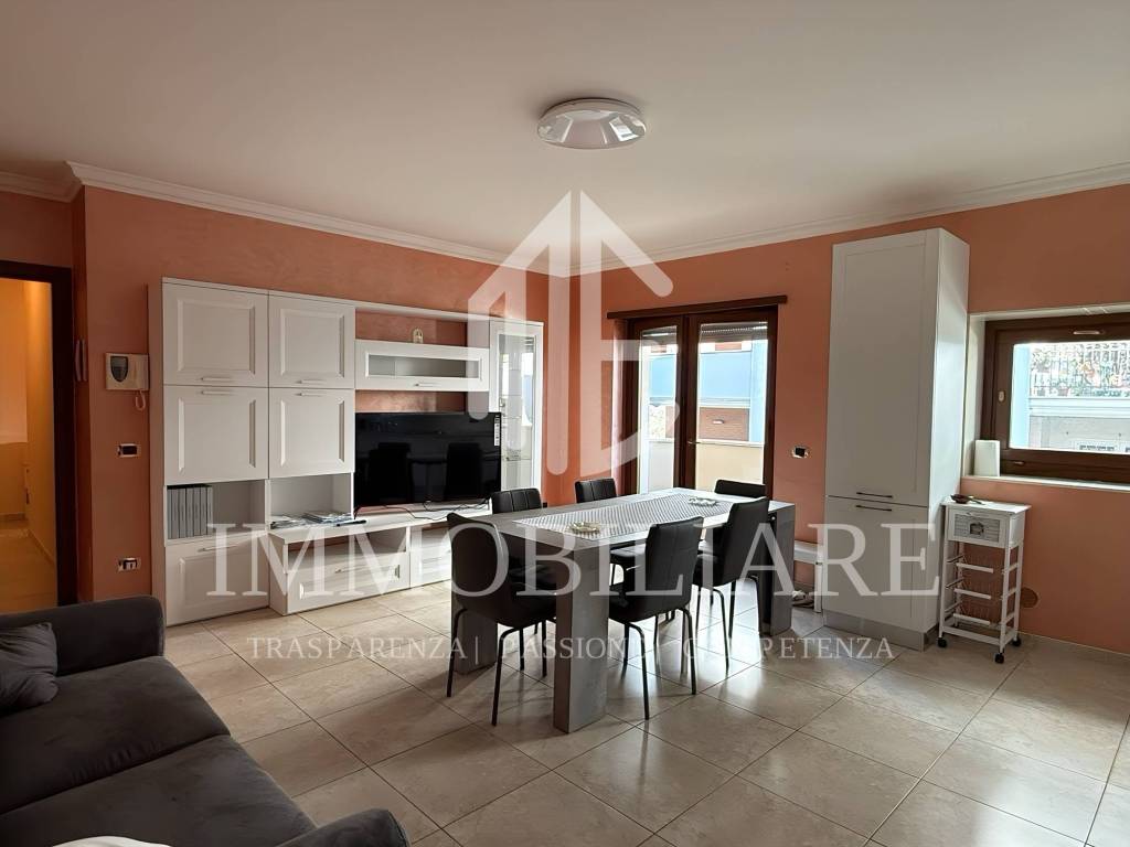 intera palazzina in vendita a Lariano