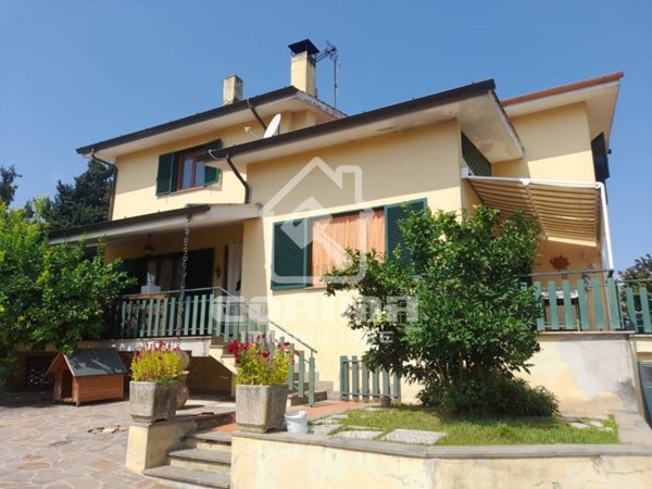 casa indipendente in vendita a Lariano