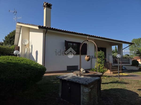 casa indipendente in vendita a Lariano
