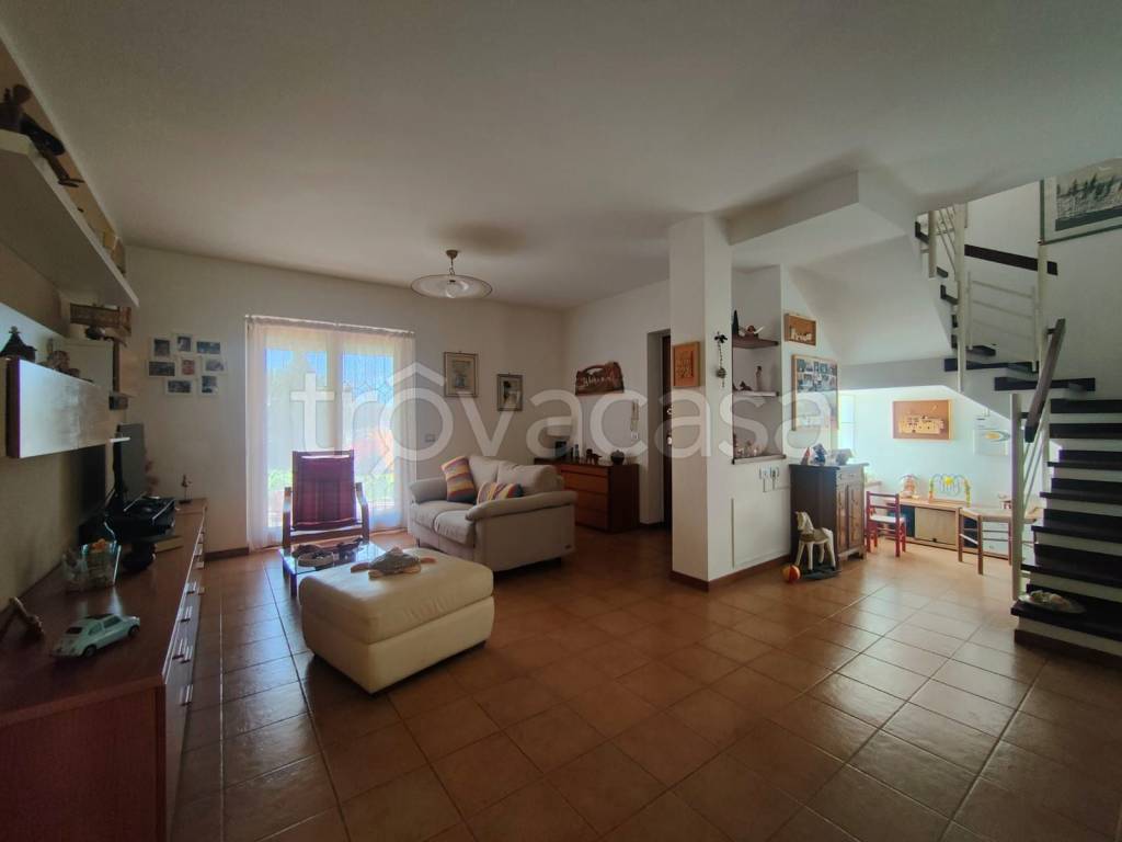 casa indipendente in vendita a Lariano