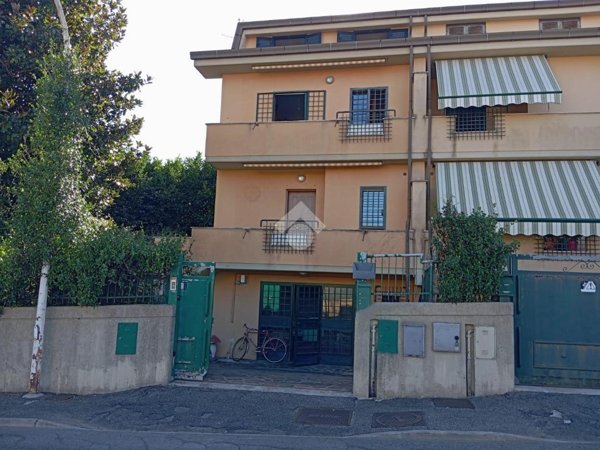 casa indipendente in vendita a Lariano